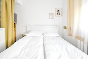 1 dormitorio, escritorio, tabla de planchar con plancha y wifi gratis