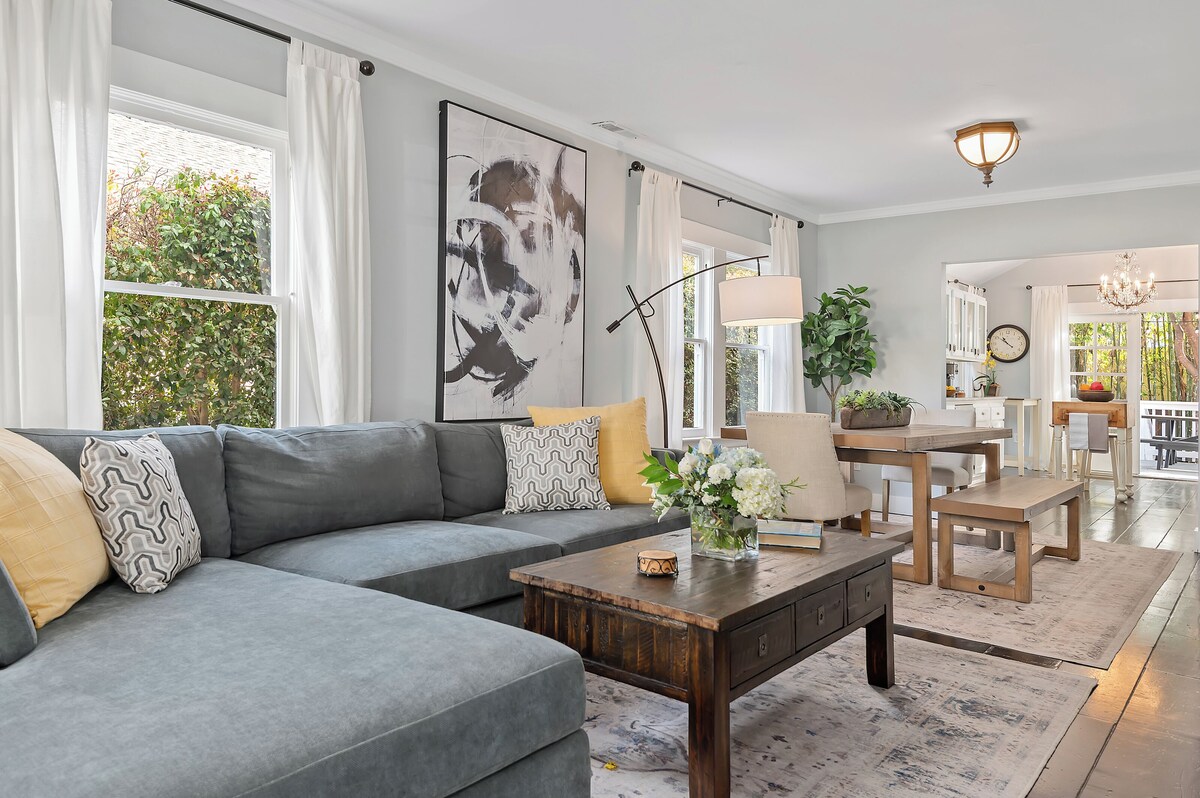 Charming Downtown Santa Barbara Home with Detached Back Unit