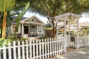 Exterior - Charming Downtown Santa Barbara Home with Detached Back Unit (Santa Barbara)