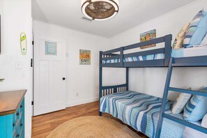3 bedrooms, free WiFi, bed sheets - Enjoy a cozy stay at The Marlin House, a 3-bedroom retreat in scenic Holden Beach. (Holden Beach)