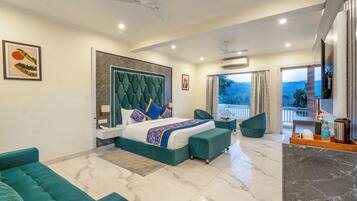 Royal-Studiosuite | Zimmersafe, individuell dekoriert, individuell eingerichtet