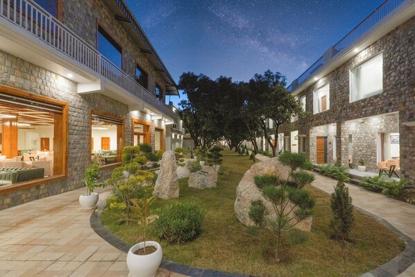 Garden view - River Heritage Resort (Ramnagar)