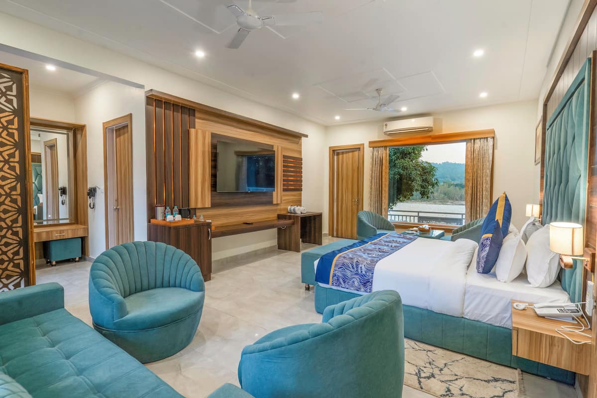 Koshi Suite | In-room safe, individually decorated, individually furnished, desk