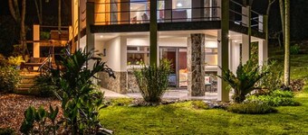 Majestic Lake & Volcano Views 2 King Suites!