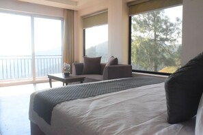 Superior kamer, balkon | Een bureau, gratis wifi