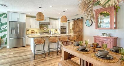 Main House + Guest House | Hot Tub | Heated Pool | 5 King Beds | IMG | Generatio