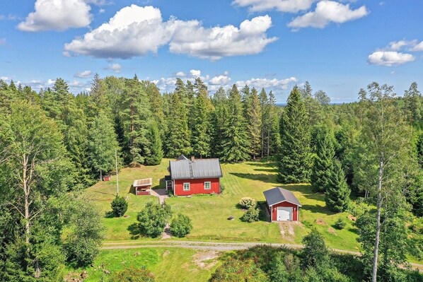 Exterior - Cozy Swedish forest farm -Marie- in a secluded location (Västra Götalands län)