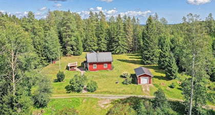 gemütlicher schwedischer Waldhof Marie - in einsamer Lage - Kamin & Natur