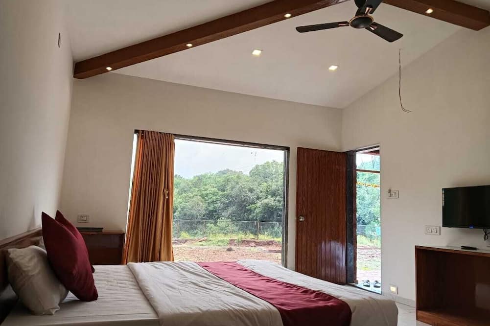 Green Heaven River Side Resort and Villa