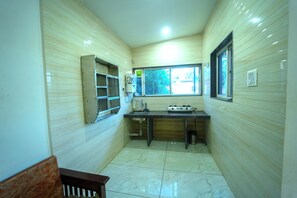 Comfort Villa | Private kitchen - Green Heaven River Side Resort and Villa (Mahabaleshwar)