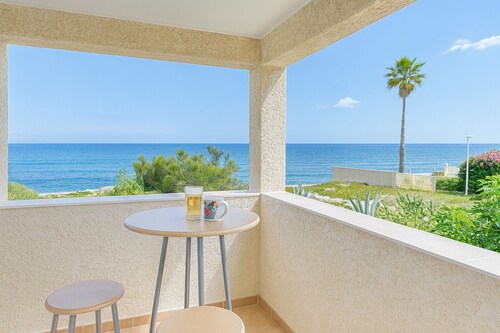 Villa de Bord de Mer | Sea View, Air Conditioning, Terrace
