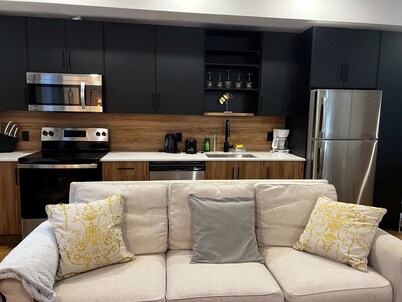 Harbor's Edge: Comfort and Serenity