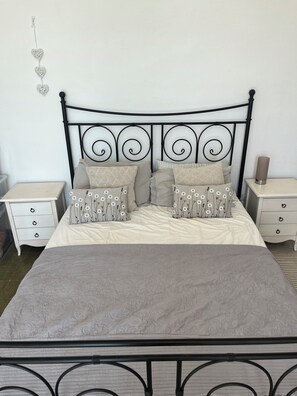 3 Schlafzimmer, Bügeleisen/Bügelbrett, Reisekinderbett, kostenloses WLAN