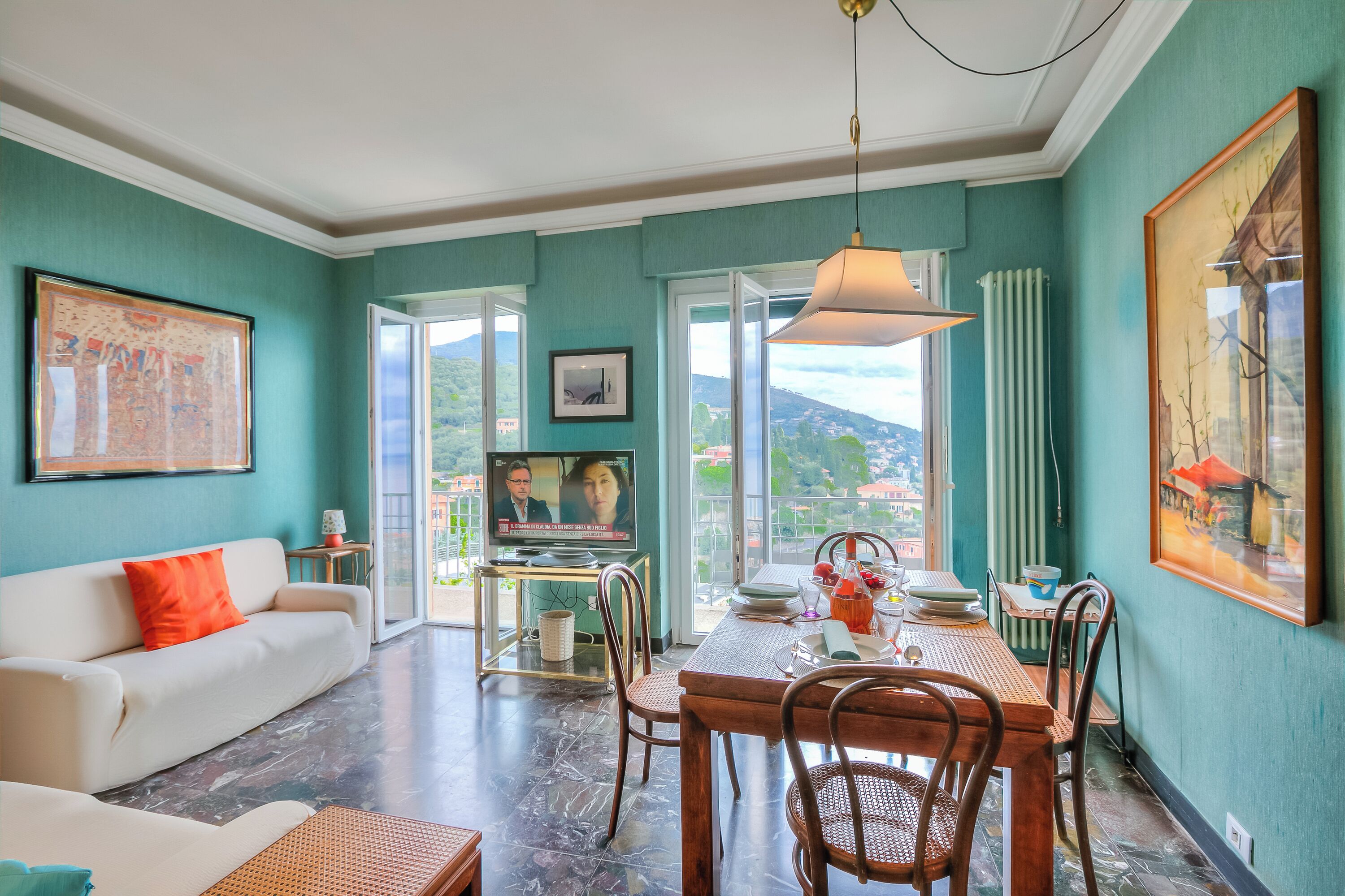 Apartament estàndard, diversos dormitoris (Simply Romantic Sea View) | Sala d'estar | Televisor de pantalla plana 
