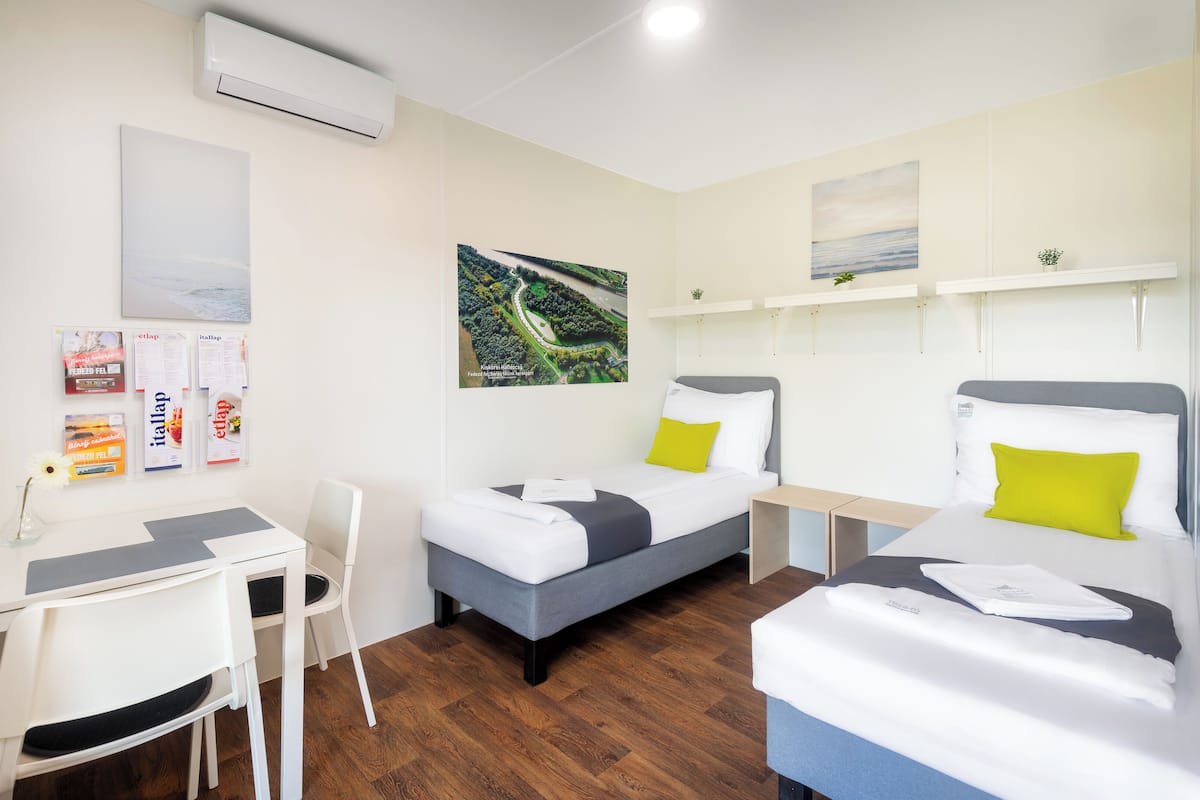 Standard Apartment | 2 bedrooms, in-room safe, blackout drapes, soundproofing