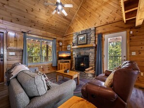 Smart TV, fireplace, books - Water’s Edge – Best Lake Views! 3BR Cabin w/ Dock & Game Room (Dandridge)