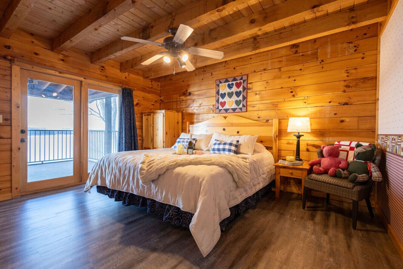 3 bedrooms, desk, iron/ironing board, free WiFi