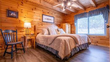 3 Schlafzimmer, Schreibtisch, Bügeleisen/Bügelbrett, kostenloses WLAN