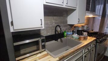 Geladeira, fogão, cooktop, cafeteira/chaleira