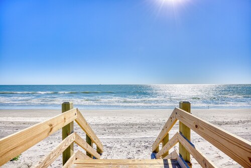 Beautiful Oceanfront Oasis!