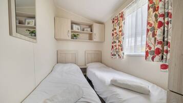 3 bedrooms, free WiFi, bed sheets