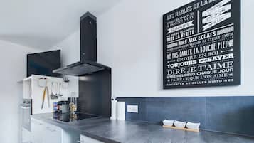 Réfrigérateur, micro-ondes, four, lave-vaisselle