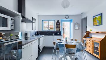 Réfrigérateur, micro-ondes, four, lave-vaisselle