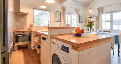 House for 6, close to the town centre