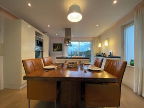 Dining - Detached 8-person vacation villa on the North Sea and Grevelinger Meer (Scharendijke)