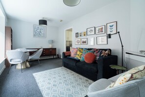 Living area - Temple Bar Apartment (Dublin)