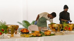 Outdoor dining - Aika House - A haven of peace in the heart of Michamvi  (Michamvi Kae.)