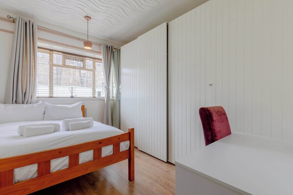 Unclassified image, 1 of 34, button