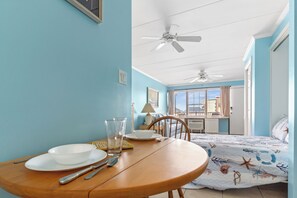 Room - Bright & Spacious Remodeled Studio Near Beach, Boardwalk, & Attractions! (Ocean City)