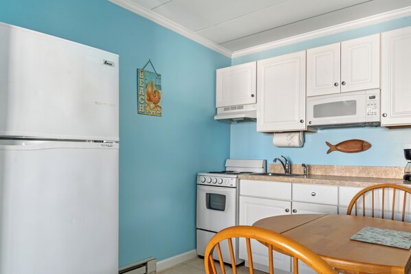 Private kitchen - Bright & Spacious Remodeled Studio Near Beach, Boardwalk, & Attractions! (Ocean City)