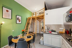 Fridge, microwave, stovetop, dishwasher - 30qm *Design WOW Studio* | City | Ruhig | Hbf 100m (Krefeld)