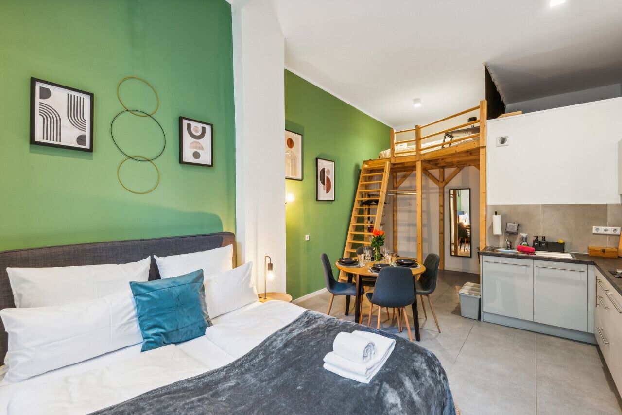 1 Schlafzimmer, Schreibtisch, Bügeleisen/Bügelbrett, Reisekinderbett