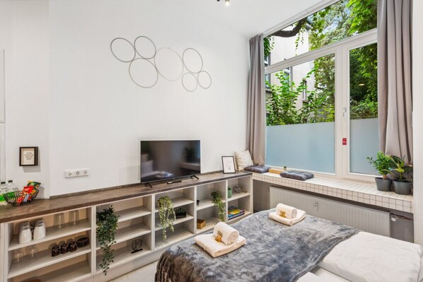 1 bedroom, desk, iron/ironing board, travel cot - 30qm *Design WOW Studio* | City | Ruhig | Hbf 100m (Krefeld)