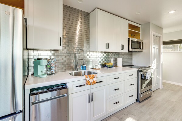 House (2 Bedrooms) | Interior
