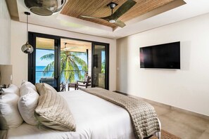 5 bedrooms, travel crib, WiFi, bed sheets - Beachfront Villa | Private Pool & Daily Breakfast (Potrero)