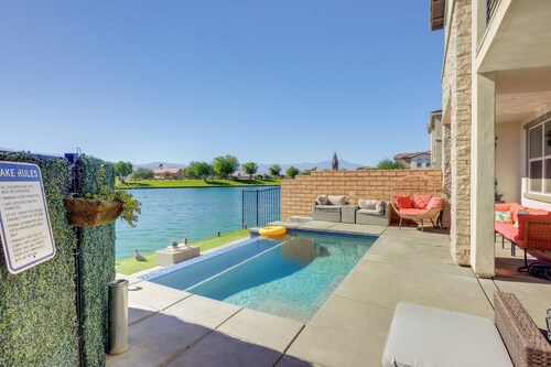 2 Mi to Fantasy Springs Casino: Lakefront Retreat!