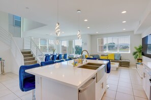 House (4 Bedrooms) | Interior