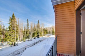 Apartment (0 Bedroom) | Interior - Romantic Ski Haven w/ Balcony: Brian Head Studio (Brian Head)