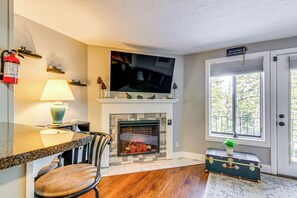 Apartment (0 Bedroom) | Interior - Romantic Ski Haven w/ Balcony: Brian Head Studio (Brian Head)