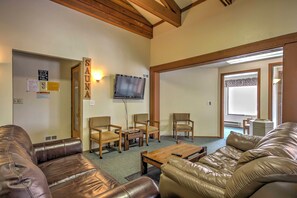 Apartment (0 Bedroom) | Interior - Romantic Ski Haven w/ Balcony: Brian Head Studio (Brian Head)