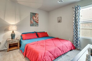 House (4 Bedrooms) | Interior - OKC Area Home: 22 Mi to Downtown (Yukon)