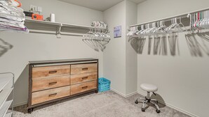 單棟房屋 (4 Bedrooms) | 內部