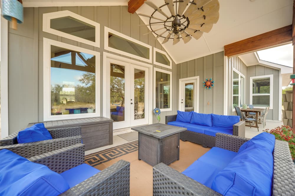 'rustic Retreat - Scenic Hill Country Escape - Willow City, TX