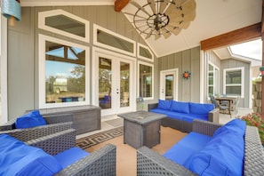 House (3 Bedrooms) | Interior - 'rustic Retreat - Scenic Hill Country Escape (Johnson City)