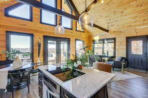 House (3 Bedrooms) | Interior - Stunning Hilham Home w/ Hot Tub, Views & Fire Pit! (Celina)
