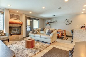 Apartment (2 Bedrooms) | Interior - Between Beaver Creek & Vail: Modern Condo w/ View! (Avon)
